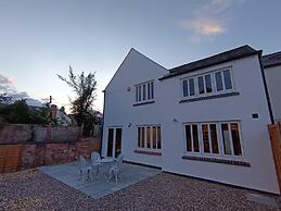Northampton Oasis - 4 Bedroom House