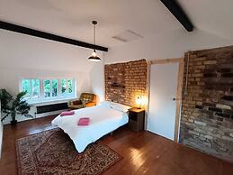Northampton Oasis - 4 Bedroom House