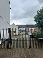 Northampton Oasis - 4 Bedroom House