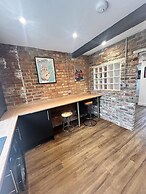 Northampton Oasis - 4 Bedroom House