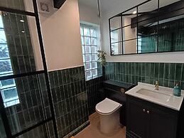 Northampton Oasis - 4 Bedroom House