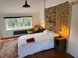 Northampton Oasis - 4 Bedroom House