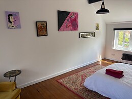 Northampton Oasis - 4 Bedroom House