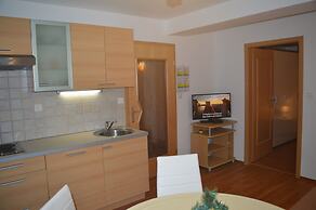 Apartments Jakelj