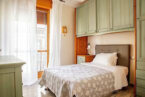 Ortigia Seafront Apartment