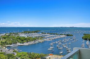 Glamorous Bay View Studio in the Grove