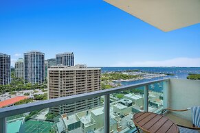 Glamorous Bay View Studio in the Grove