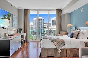 Glamorous Bay View Studio in the Grove