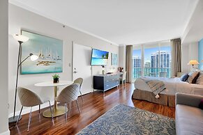 Glamorous Bay View Studio in the Grove