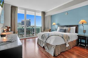 Glamorous Bay View Studio in the Grove