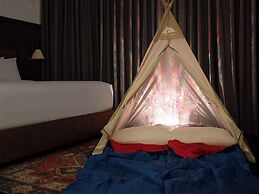 Origin Kansas City Riverfront, a Wyndham Hotel