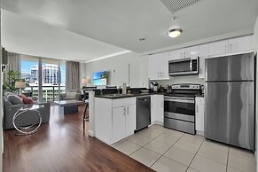 Spectacular Bay View 1bd 2baths in Grove