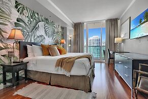 Spectacular Bay View 1bd 2baths in Grove