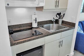 Beautiful Blue Gold Studio Ocean View