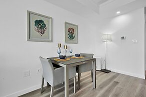 Beautiful Blue Gold Studio Ocean View