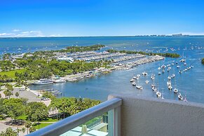 Beautiful Blue Gold Studio Ocean View