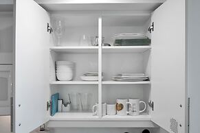 Beautiful Blue Gold Studio Ocean View