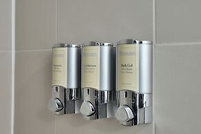 Beautiful Blue Gold Studio Ocean View