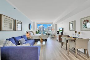 Beautiful Blue Gold Studio Ocean View