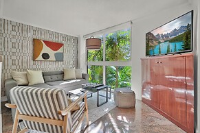 Treetop Retreat Cozy 2 Bedroom in Grove