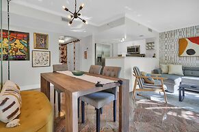 Treetop Retreat Cozy 2 Bedroom in Grove