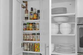 Treetop Retreat Cozy 2 Bedroom in Grove