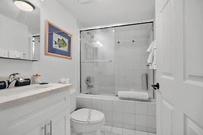 Treetop Retreat Cozy 2 Bedroom in Grove