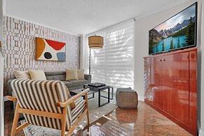 Treetop Retreat Cozy 2 Bedroom in Grove