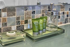 Gorgeous Spacious 2bed Bayview Apartment