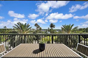 Gorgeous Spacious 2bed Bayview Apartment