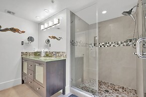 Gorgeous Spacious 2bed Bayview Apartment