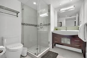 Gorgeous Spacious 2bed Bayview Apartment