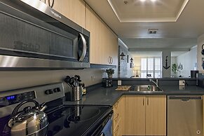 1 Bedroom Steps to Marina and CocoWalk