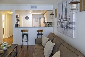 1 Bedroom Steps to Marina and CocoWalk