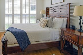 1 Bedroom Steps to Marina and CocoWalk