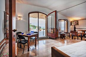 Stunning Sea View Apartment in Camogli