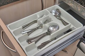 Modern Bay View with Free Parking