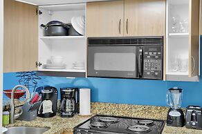 Relaxing Condo with Free Parking