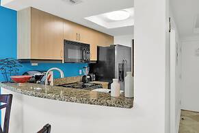 Relaxing Condo with Free Parking