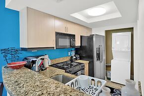 Relaxing Condo with Free Parking