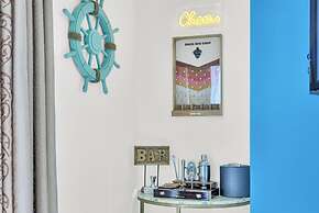 Relaxing Condo with Free Parking