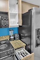Relaxing Condo with Free Parking
