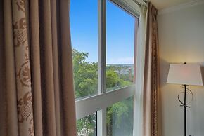 Relaxing Condo with Free Parking