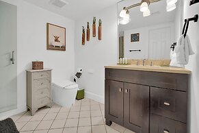 Ocean View 2 Bedroom in Coconut Grove