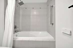 Ocean View 2 Bedroom in Coconut Grove