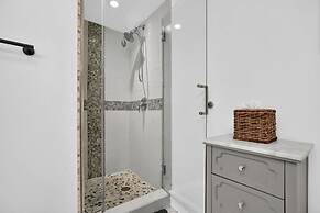 Ocean View 2 Bedroom in Coconut Grove