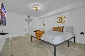 Zeus Sanctuary in Brickell Miami