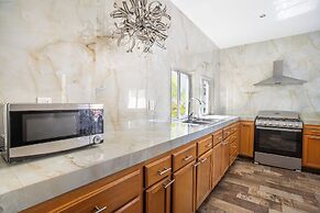 LUXO Villa Acapulco Zona Brisas Guitarrón