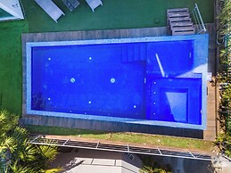 LUXO Villa Acapulco Zona Brisas Guitarrón