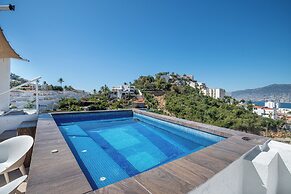 LUXO Villa Acapulco Zona Brisas Guitarrón